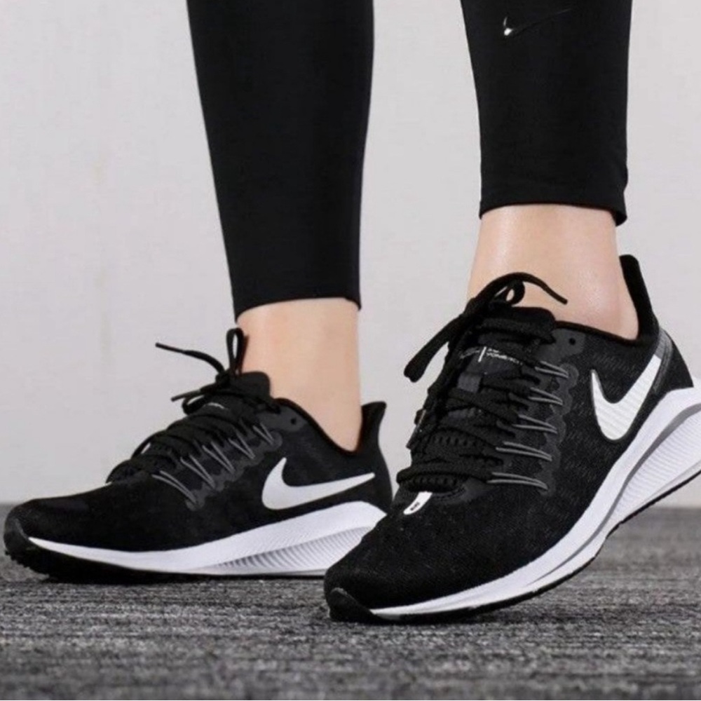 6 WOMEN'S NIKE AIR ZOOM VOMERO 14  BLACK WHITE RUNNING AQ3127-011 SNEAKERS